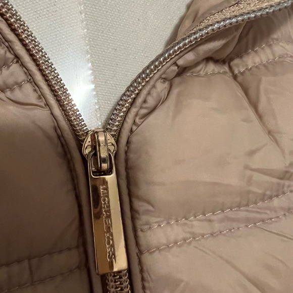 Michael Kors Women's Beige Puffer Jacket - Picture 4 of 8